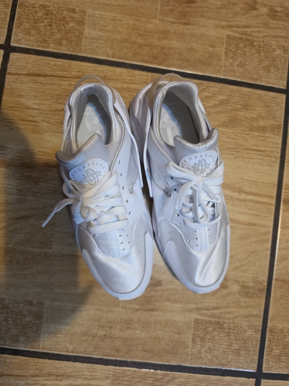 Nike White Hurachi Women's Sneakers Size 8